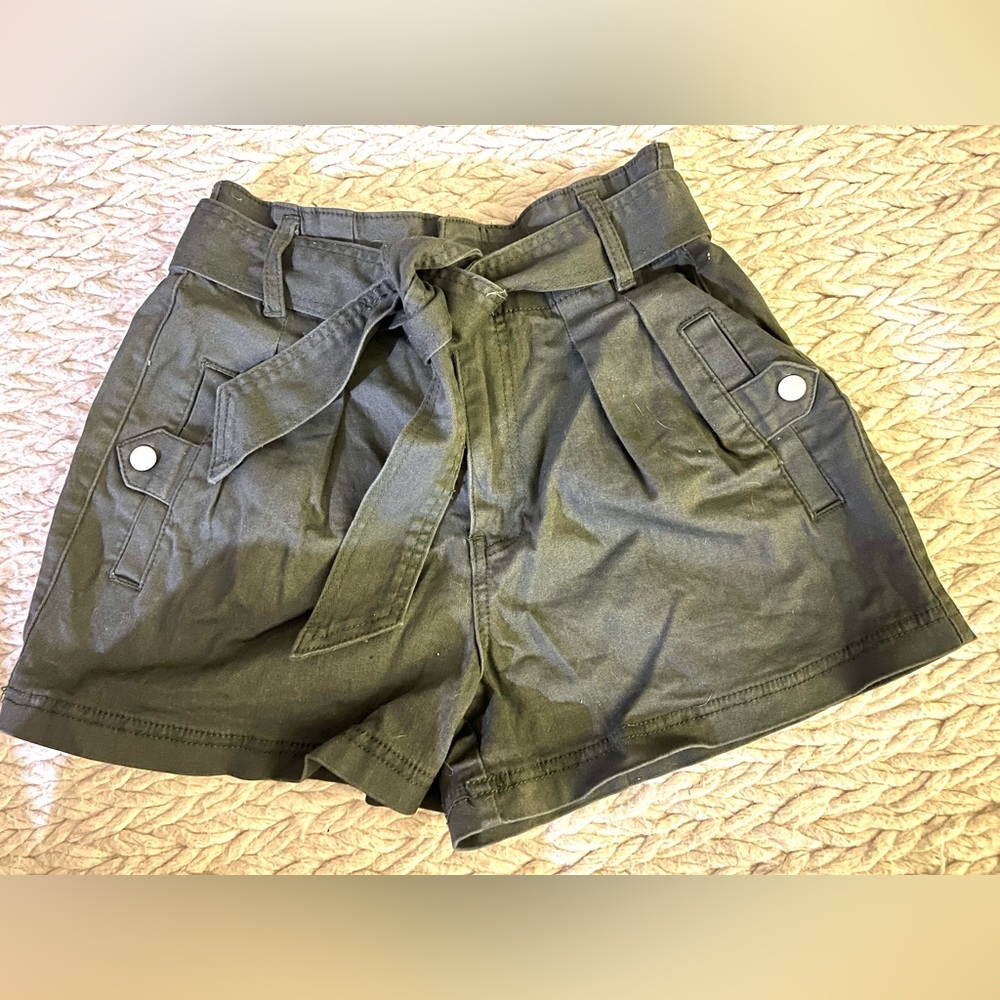 ARMY GREEN SHORTS